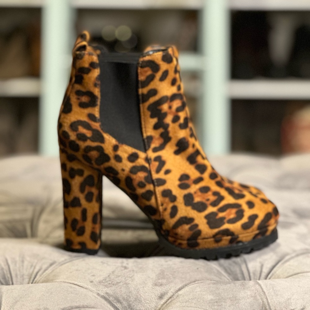 Leopard pattern booties